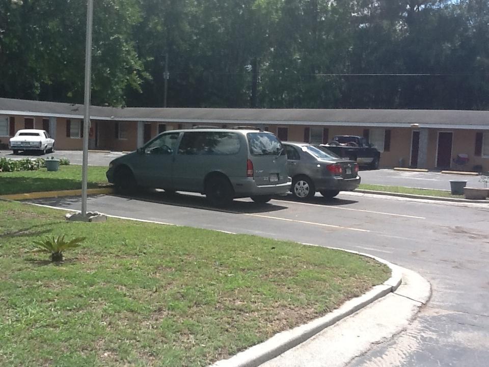 Camden Inn & Suites Kingsland Exterior photo