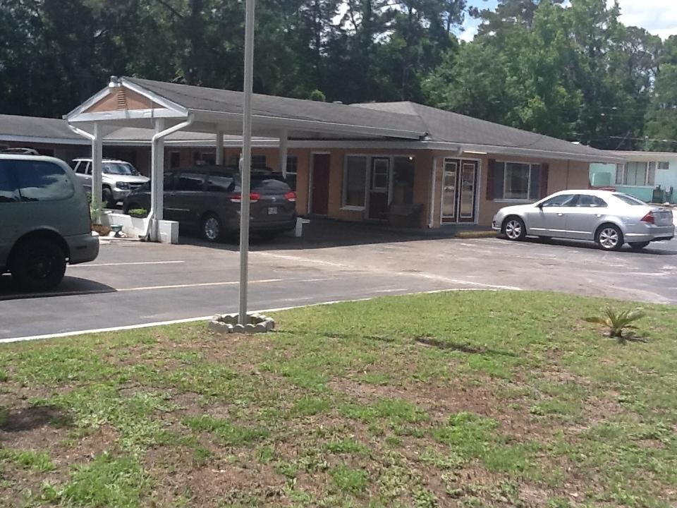 Camden Inn & Suites Kingsland Exterior photo